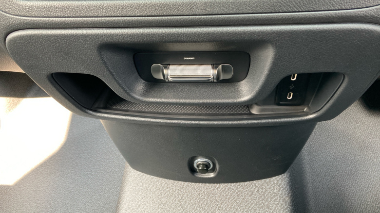 Mercedes-Benz Vito ETourer L2 Electric Fwd 150kW 100kWh Select 9-Seater Auto